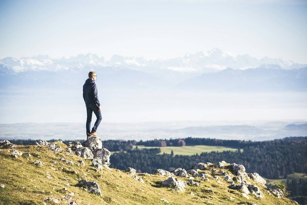 What Are the Psychological Benefits of Regular Mountain Hiking?